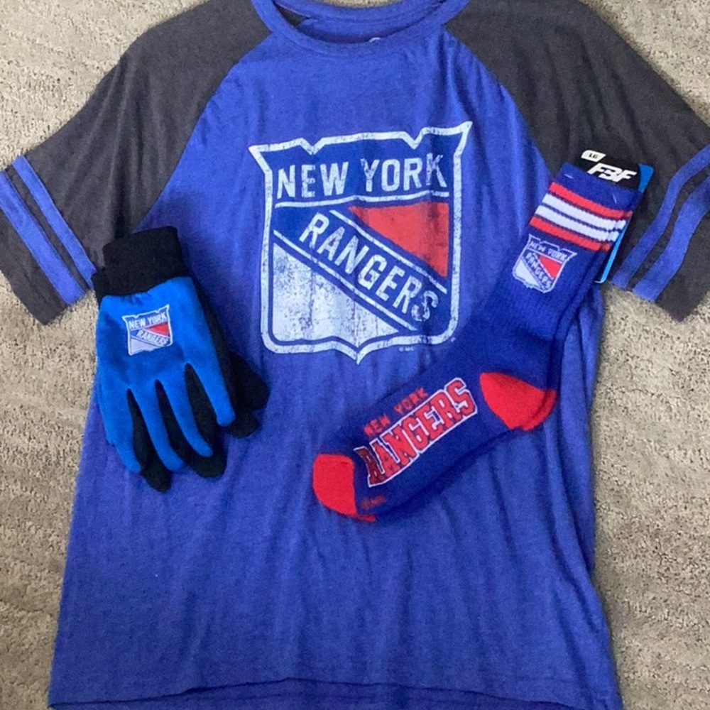 NY Rangers bundle tee socks and gloves